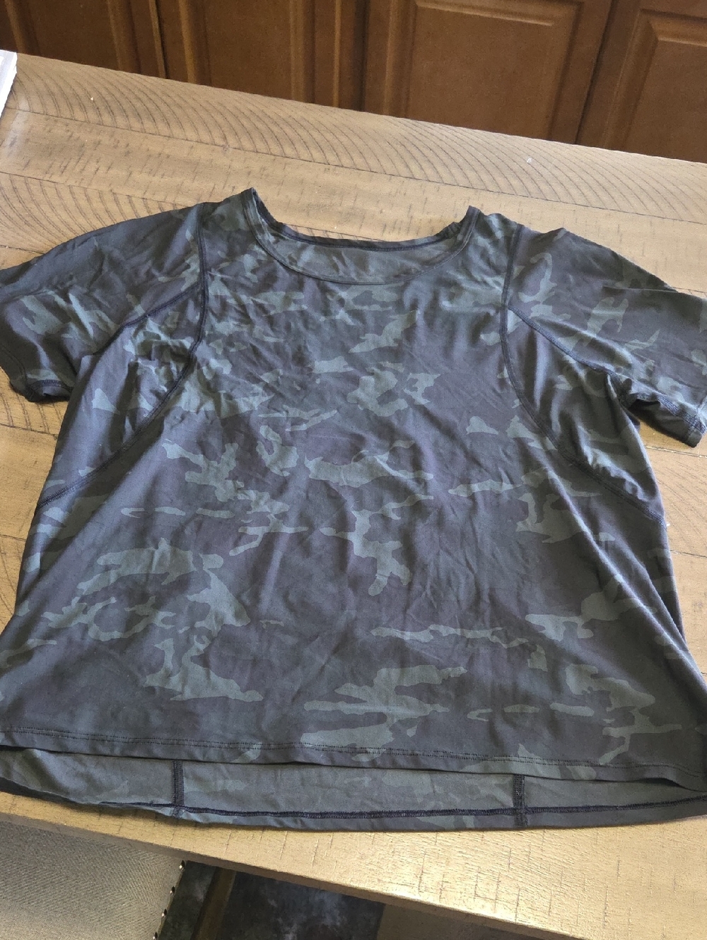 Lululemon-Women’s Camo Tee - Dark Olive- EUC